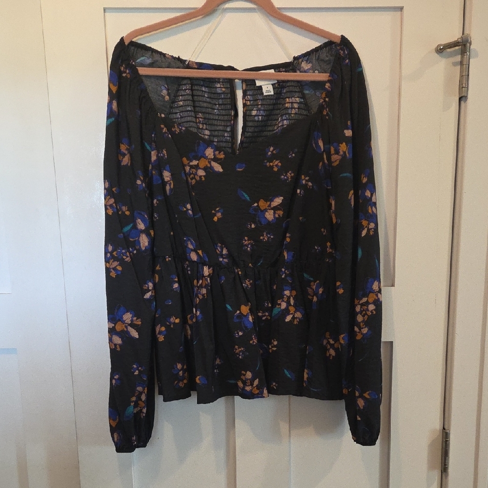 Ava & Viv Black and Blue Floral Blouse